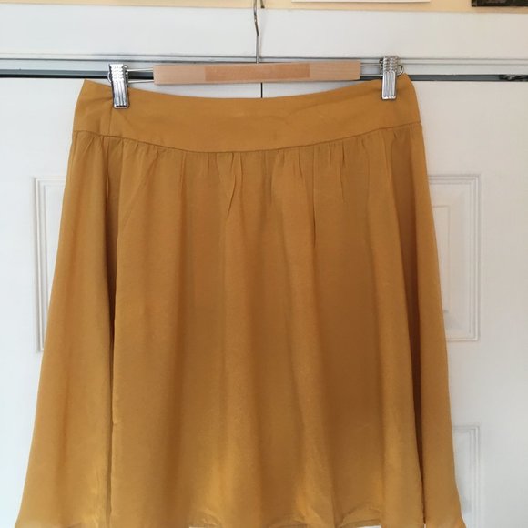 Mustard, skater style skirt - Picture 2 of 3
